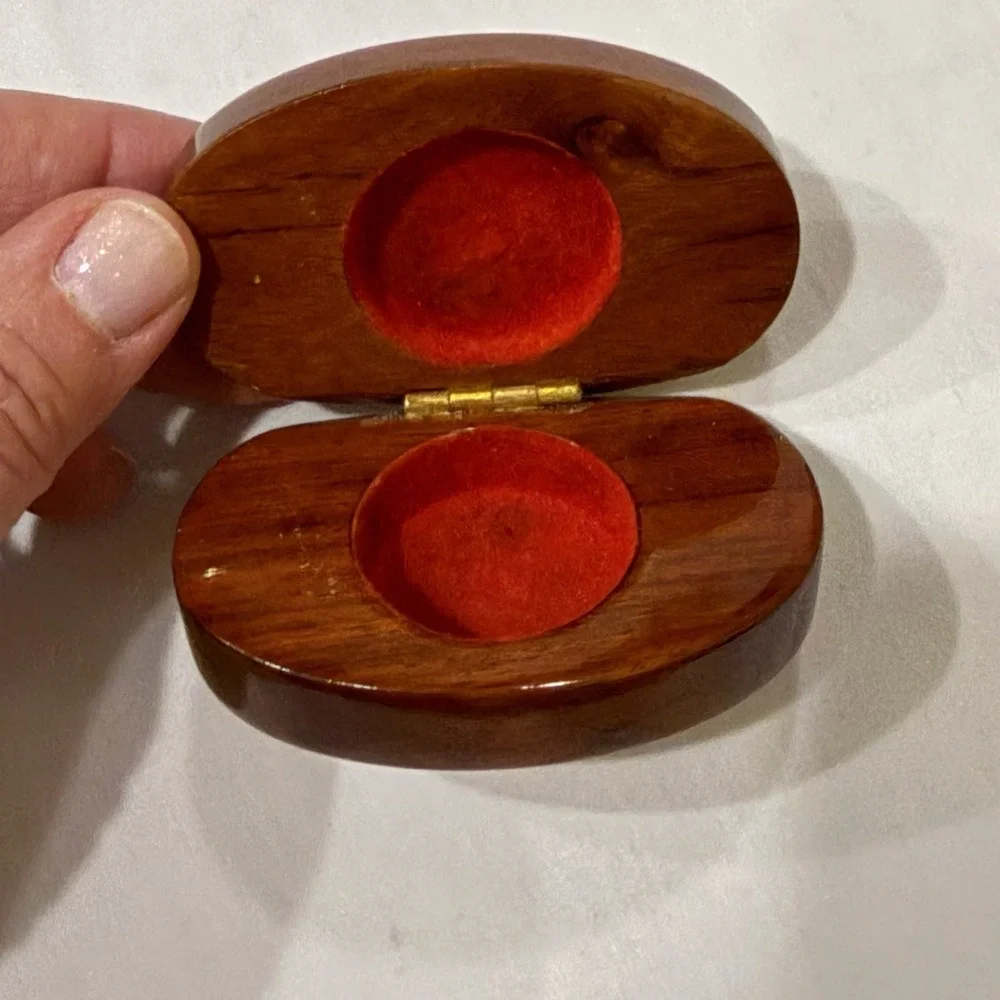 Vintage Wood Inlay Trinket Box Oval Red Velvet Interior Asian Ox Rider Small‎